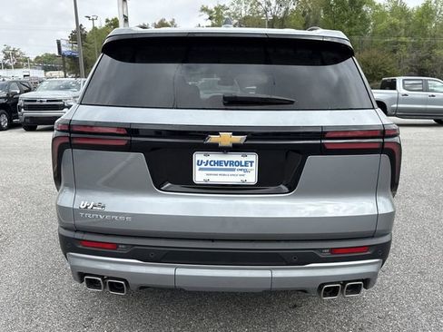 Used 2025 Chevrolet Traverse LT w/ Sun and Wheel Package image 4