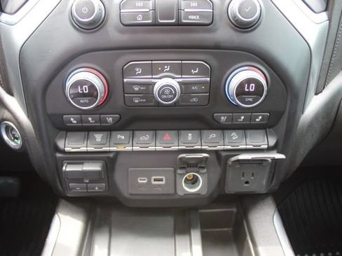 Used 2022 Chevrolet Silverado 2500 LTZ w/ LTZ Convenience Package AWD/4WD image 34