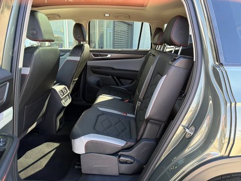 Certified 2026 Volkswagen Atlas Peak Edition AWD/4WD image 14