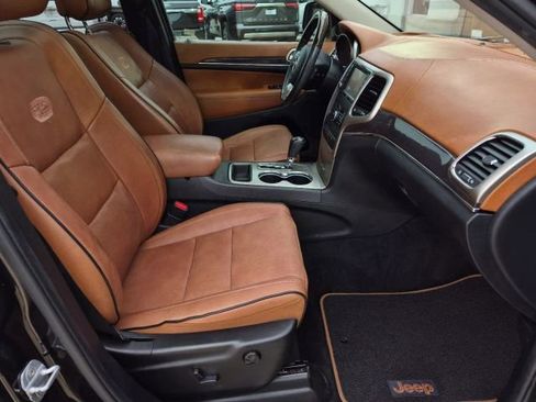 Used 2011 Jeep Grand Cherokee Overland Summit image 29