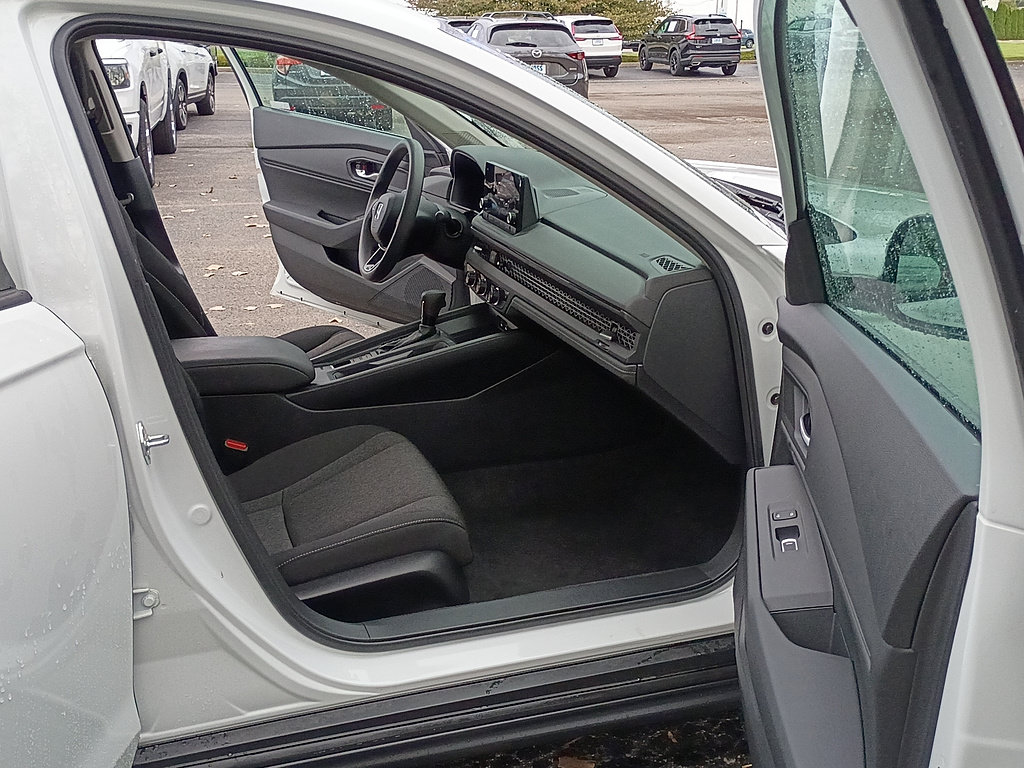 Used 2023 Honda Accord EX image 16