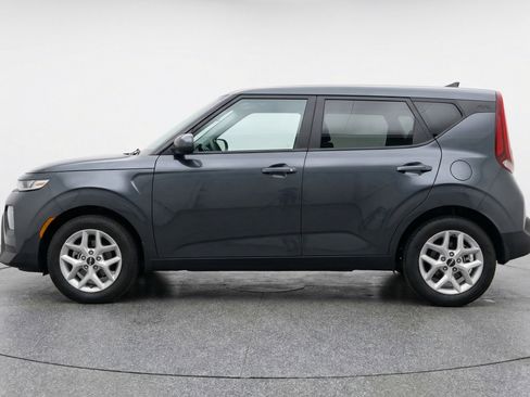 Used 2025 Kia Soul LX w/ LX Technology Package image 5