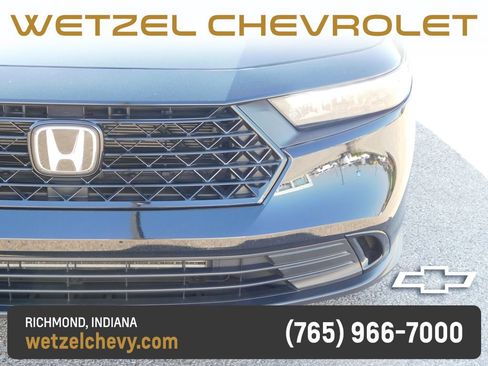 Used 2023 Honda Accord EX image 9