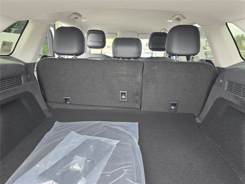 New 2026 Lincoln Nautilus Premier image 23