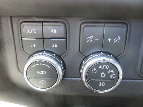 New 2026 GMC Yukon AT4 Ultimate AWD/4WD image 17