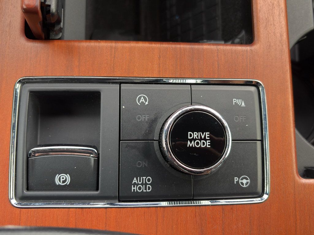 Used 2019 Lincoln Navigator Reserve w/ Cargo Package AWD/4WD image 32