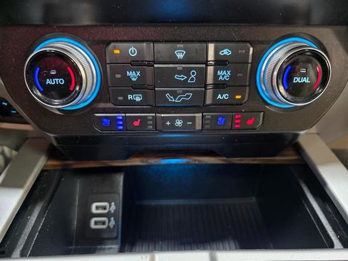 Used 2020 Ford F150 Lariat w/ Equipment Group 502A Luxury AWD/4WD image 36