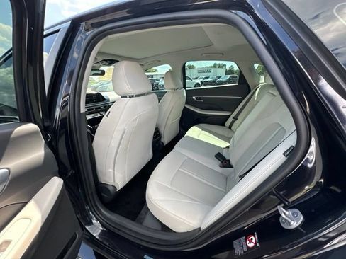 Used 2023 Hyundai Sonata SEL w/ Convenience Package FWD image 18