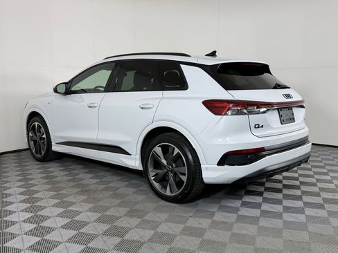 Used 2024 Audi Q4 e-tron Prestige image 3
