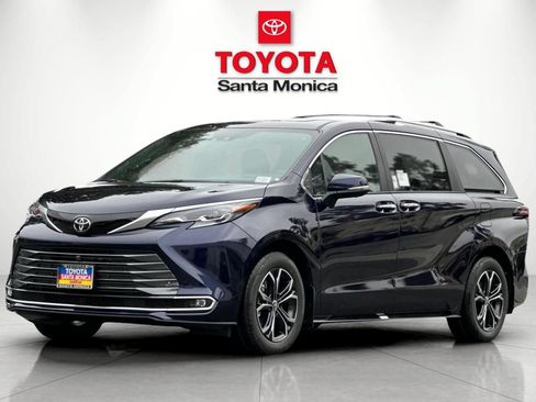 New 2026 Toyota Sienna Platinum AWD/4WD image 6