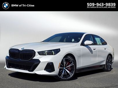 New 2026 BMW 550e xDrive w/ Executive Package