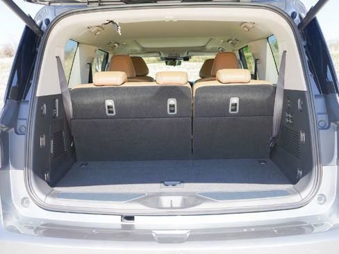 Used 2025 INFINITI QX80 Sensory image 24