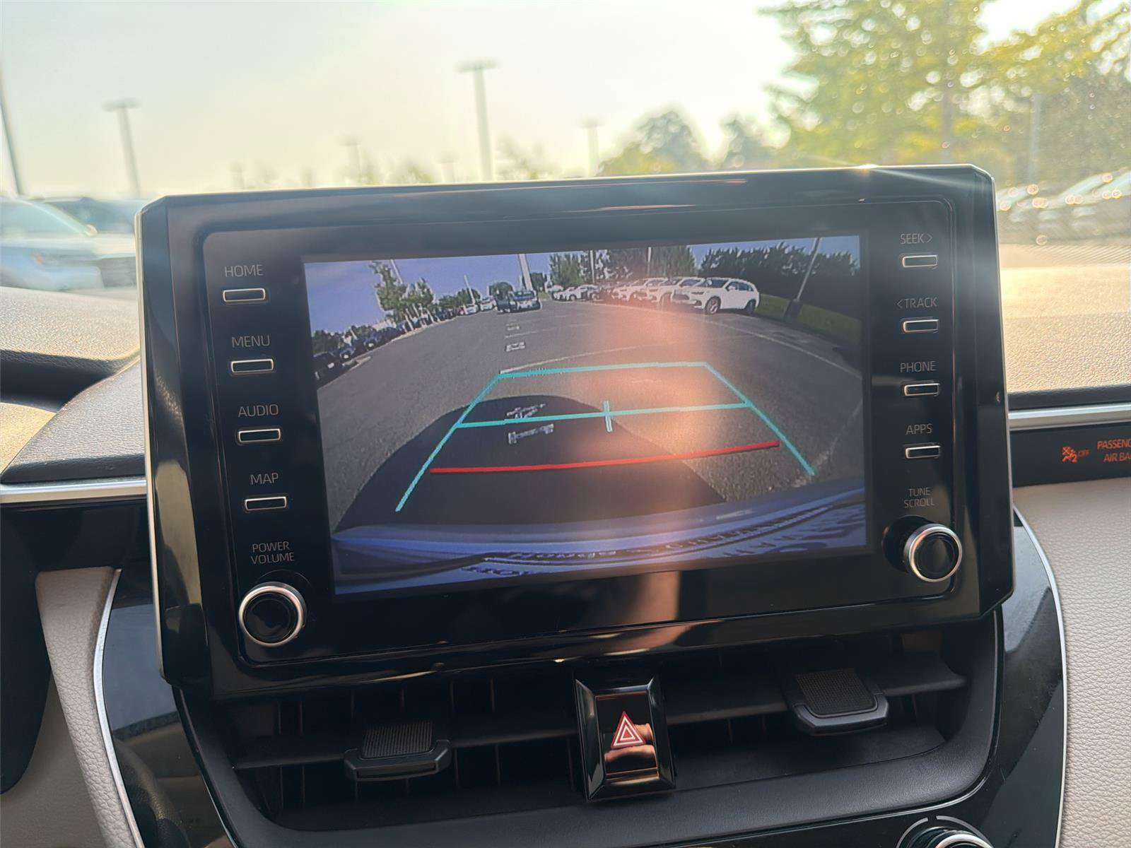 Used 2020 Toyota Corolla LE FWD image 19