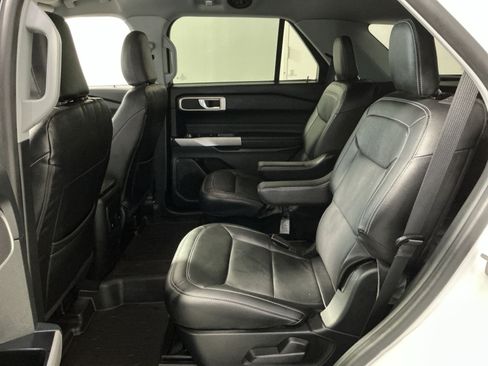 Used 2023 Ford Explorer XLT AWD/4WD image 23