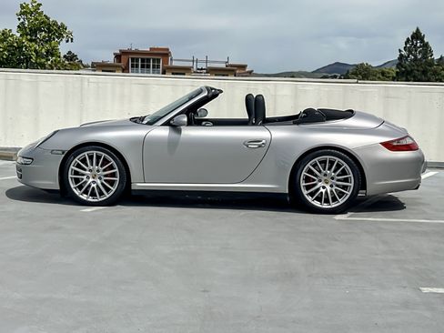 Used 2006 Porsche 911 Carrera S image 2