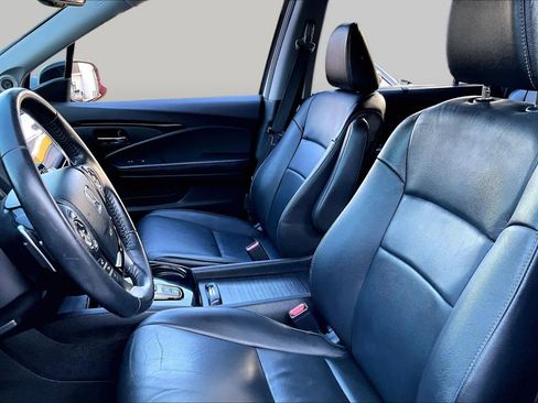 Used 2018 Honda Pilot Touring image 8