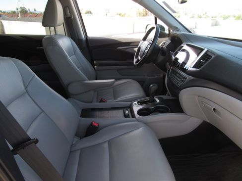 Used 2017 Honda Pilot EX-L image 7