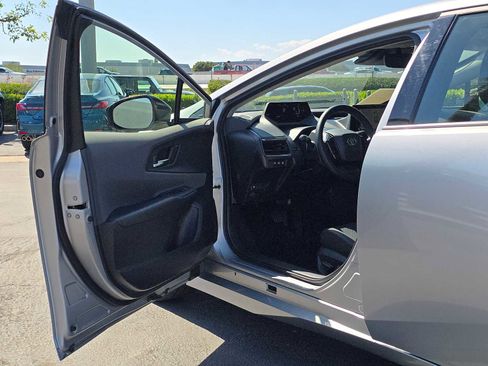 Used 2025 Toyota Prius XLE FWD image 20