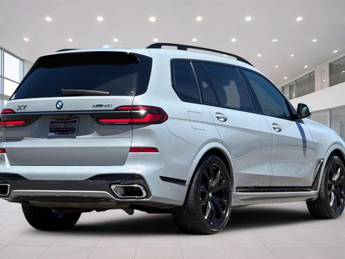 Used 2024 BMW X7 xDrive40i w/ M Sport Package AWD/4WD image 4