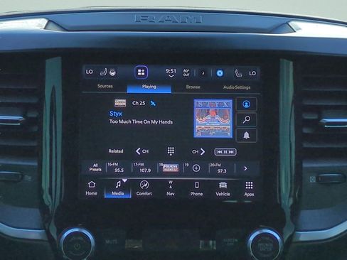 Used 2022 RAM 1500 Big Horn AWD/4WD image 14
