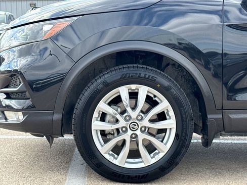 Used 2022 Nissan Rogue Sport SV image 6