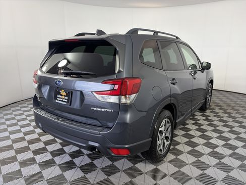 Used 2020 Subaru Forester Premium AWD/4WD image 10