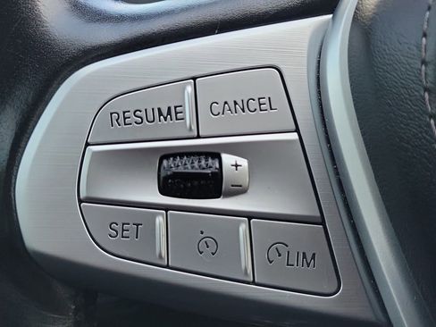 Used 2020 BMW 740i image 31