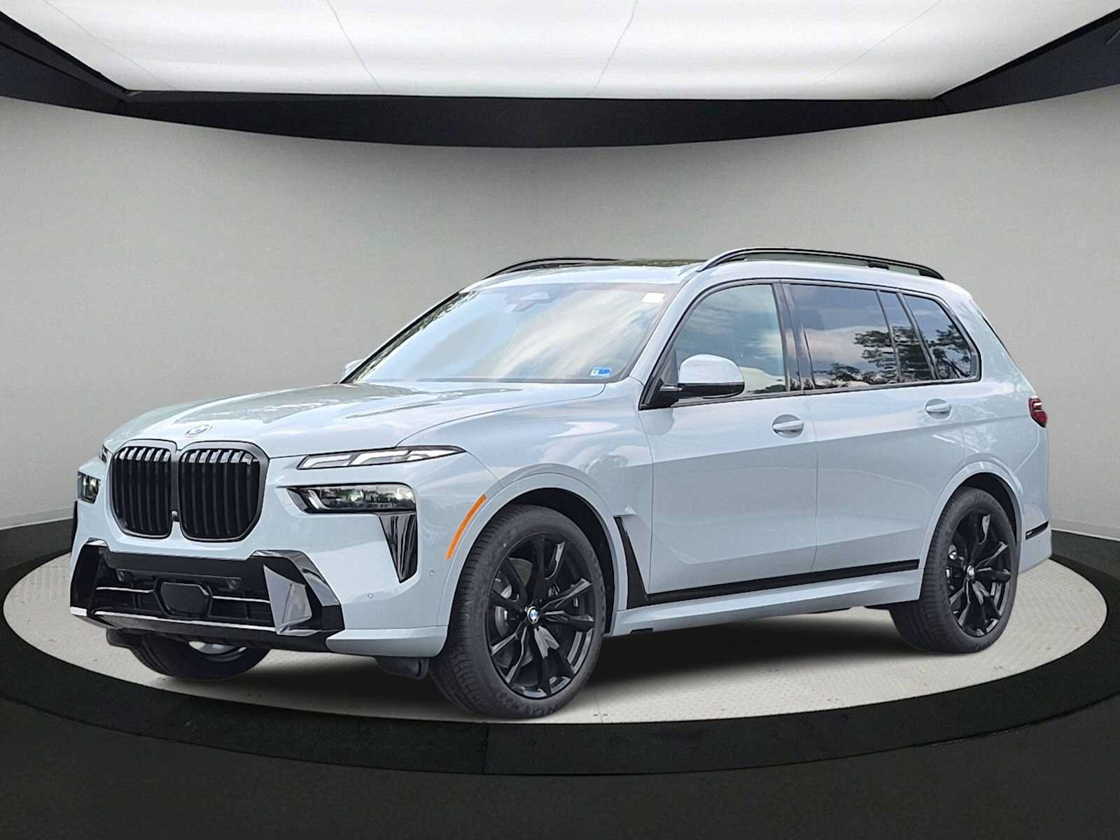 Used 2027 BMW X7 xDrive40i w/ M Sport Package AWD/4WD image 4
