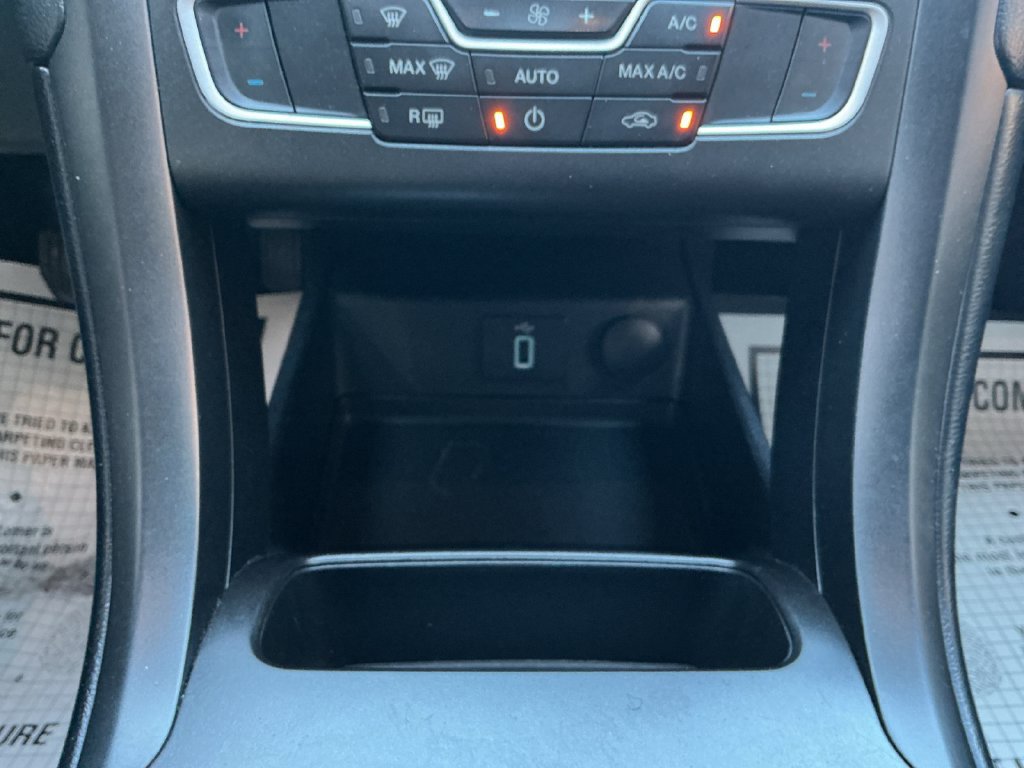Used 2018 Ford Fusion SE w/ Equipment Group 201A FWD image 22