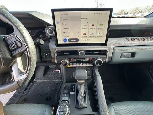 Used 2025 Toyota 4Runner Trailhunter image 19