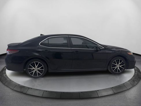 Used 2022 Toyota Camry SE AWD/4WD image 4