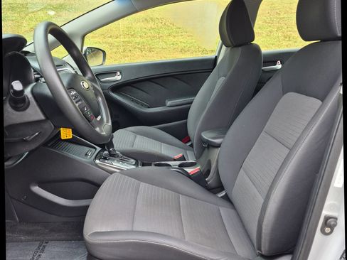 Used 2017 Kia Forte LX w/ LX Popular Package FWD image 17