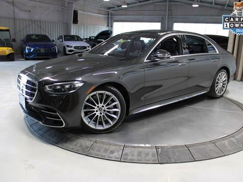 Used 2022 Mercedes-Benz S 500 4MATIC w/ AMG Line Package image 4