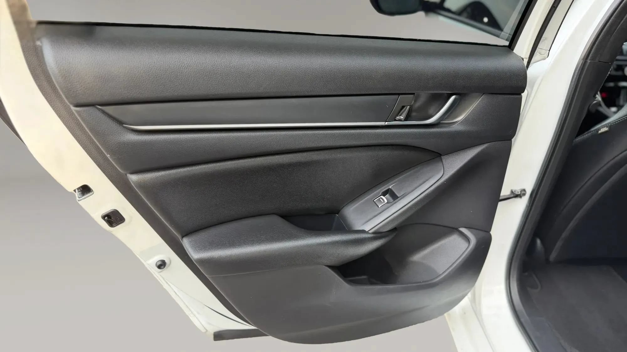 Used 2019 Honda Accord Sport image 11