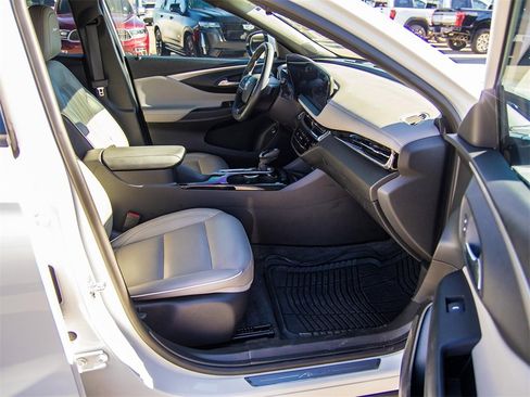 Certified 2025 Buick Envista Avenir image 16