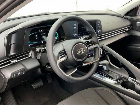 New 2026 Hyundai Elantra Hybrid FWD image 27