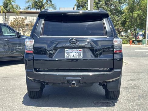 Used 2022 Toyota 4Runner SR5 Premium w/ Moonroof Package RWD image 6