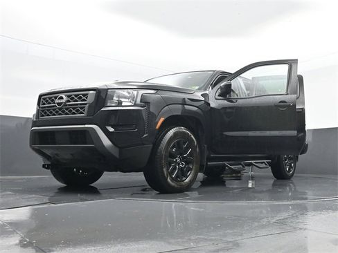 Used 2022 Nissan Frontier SV w/ Technology Package image 30