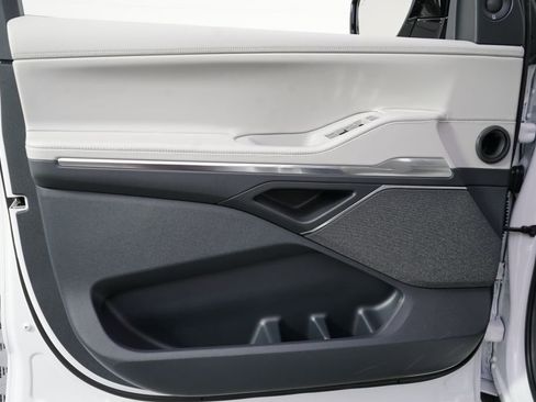 New 2026 Lincoln Navigator Reserve AWD/4WD image 23