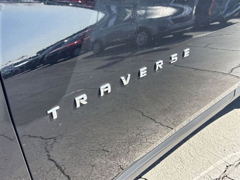 Used 2023 Chevrolet Traverse LT image 30