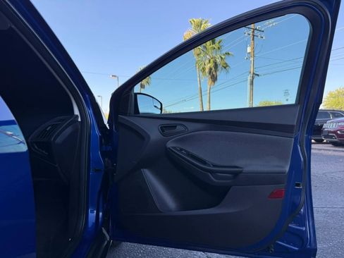 Used 2012 Ford Focus SE FWD image 31