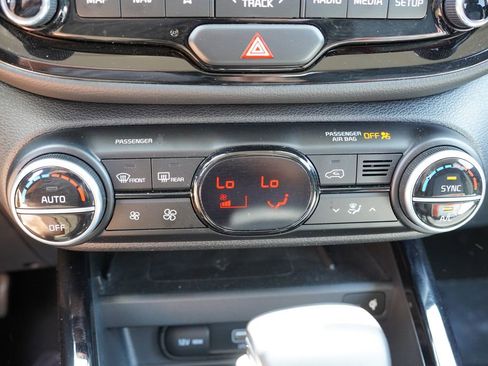 Used 2020 Kia Soul EX FWD image 26