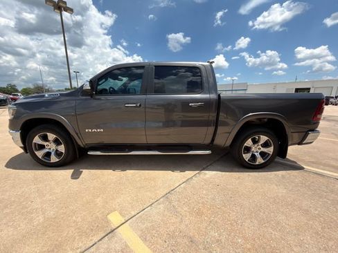 Used 2022 RAM 1500 Laramie AWD/4WD image 13