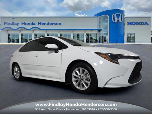 Used 2022 Toyota Corolla LE w/ LE Premium Package FWD image 1