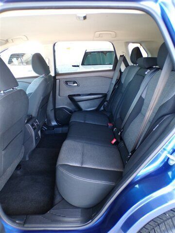 Used 2021 Nissan Rogue SV FWD image 21