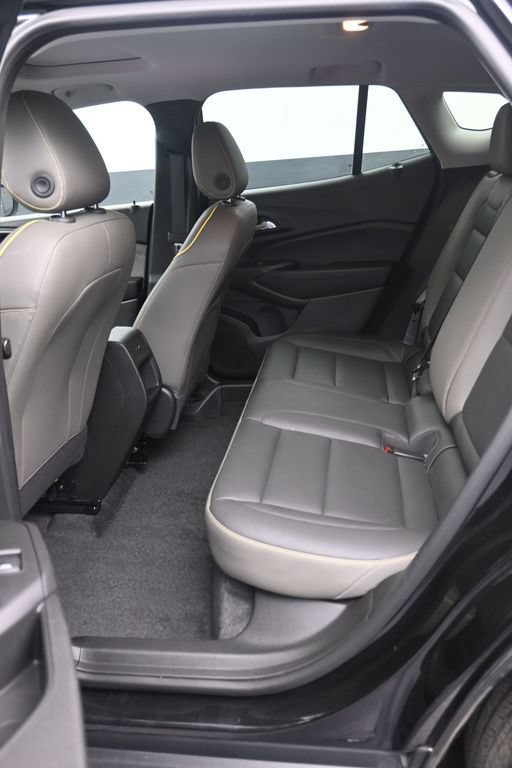 Used 2024 Chevrolet Trax ACTIV w/ Sunroof Package FWD image 13