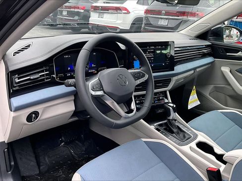 New 2026 Volkswagen Jetta SE image 8