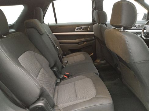 Used 2017 Ford Explorer XLT FWD image 19