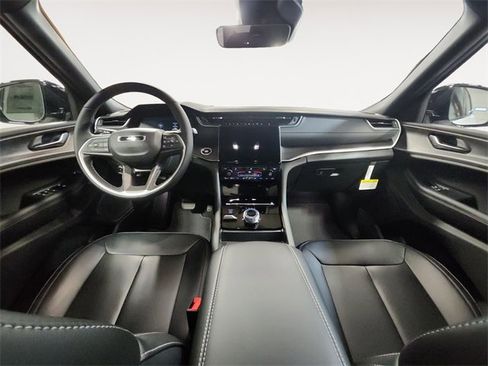 New 2025 Jeep Grand Cherokee Limited w/ Trailer Tow Package image 10