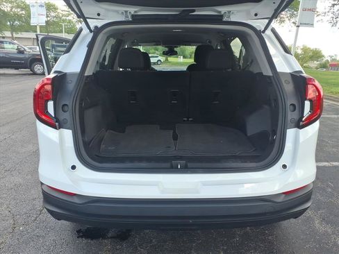 Used 2023 GMC Terrain SLE FWD image 30